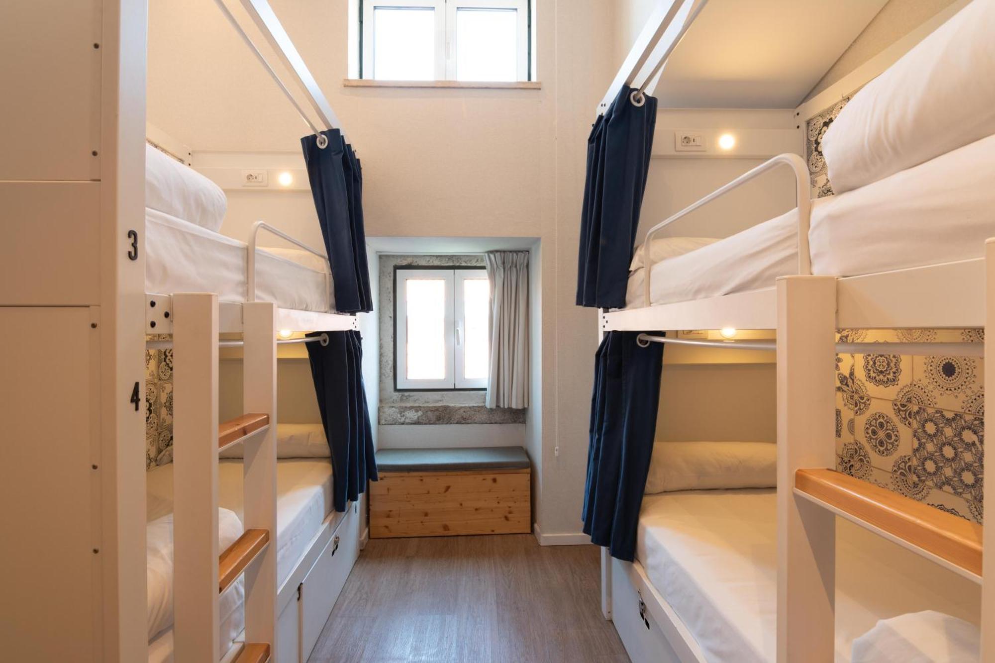 Cama em Dormitório Feminino com 4 Camas